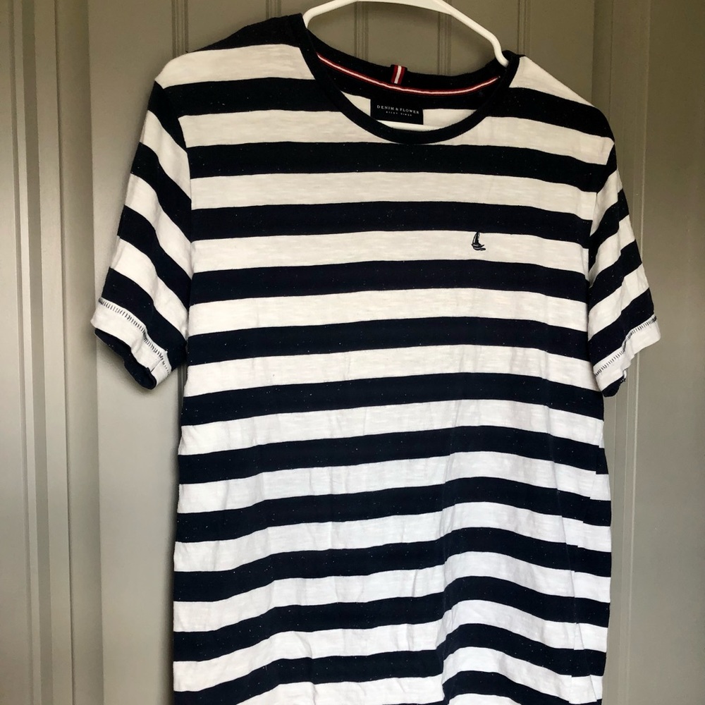 Men’s small stripe T-shirt